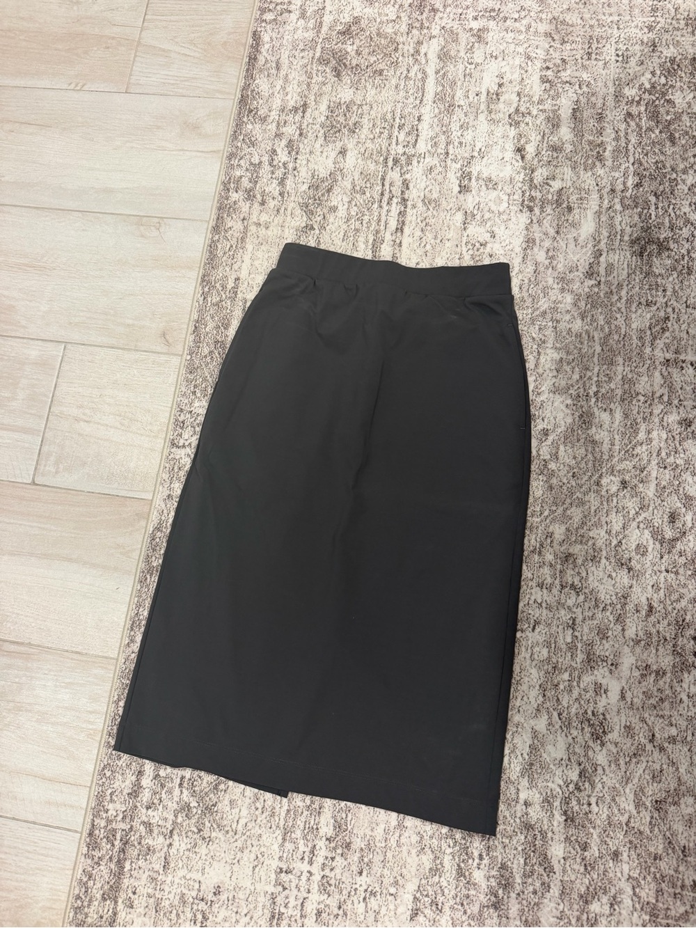 UNIQLO Black Women's Straight Skirt